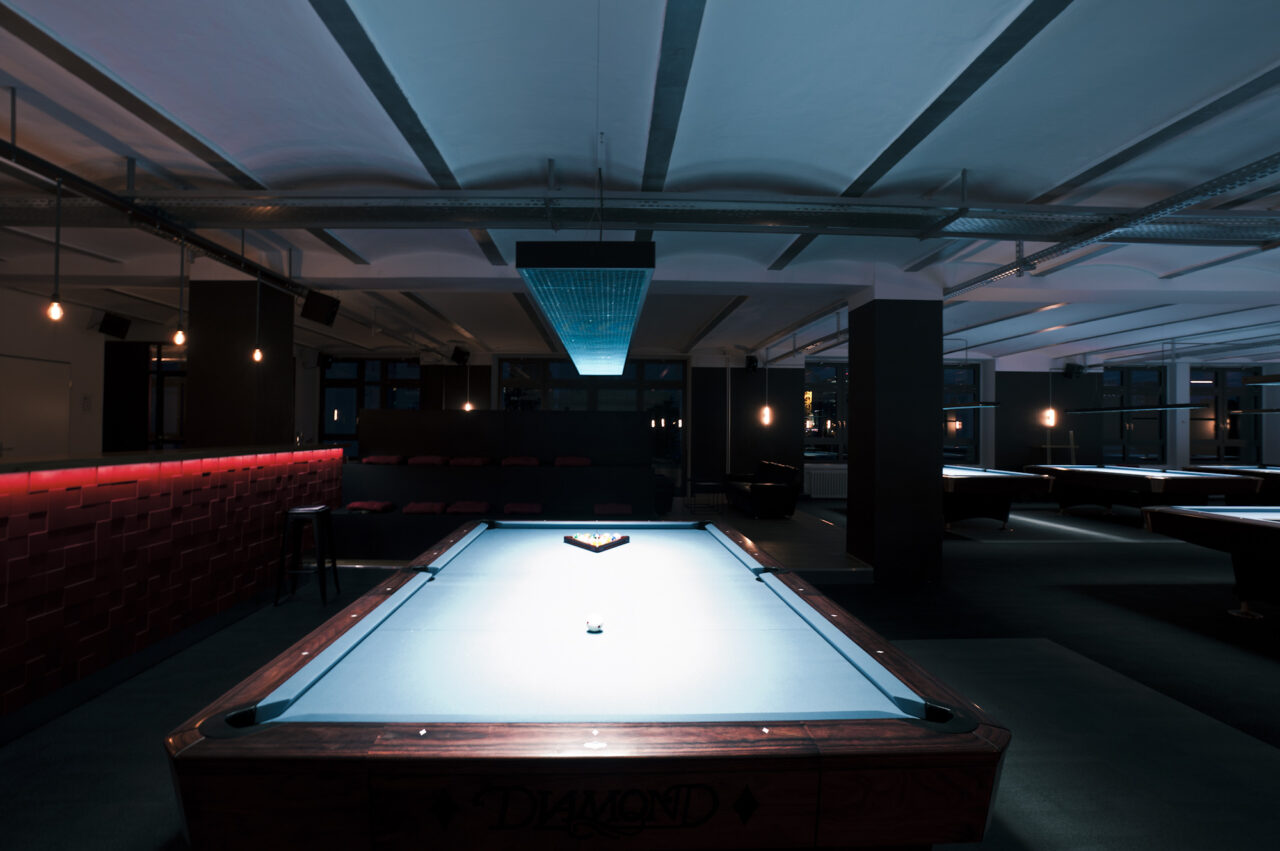 Billard spielen in Berlin Bata Bar & Billiards
